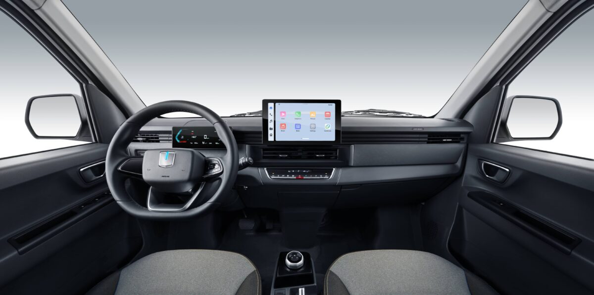 ¿Los vehículos de trabajo pueden tener más tecnología que algunos autos familiares? 2 Farizon interior 001