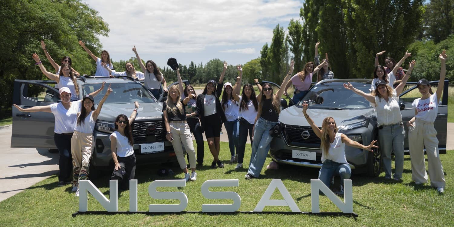 Nissan Mujeres