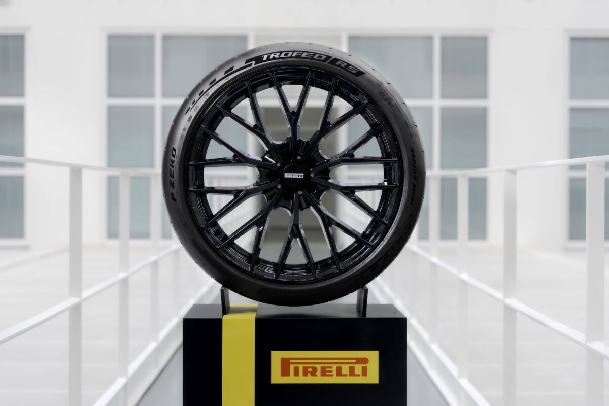 Pirelli PZeroTrofeoRS