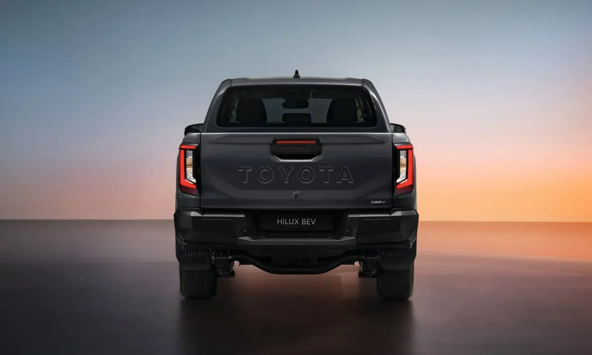Toyota Hilux BEV 2026 Toyota Hilux Electrica 2026 0005
