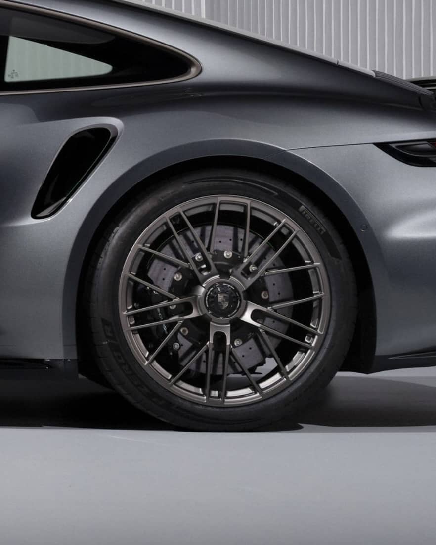Pirelli P Zero R: el neumático definitivo para el Porsche 911 Turbo S que redefine el rendimiento 2 225C0E91 8199 4915 B743 1A0C670BDE15 1 201 a