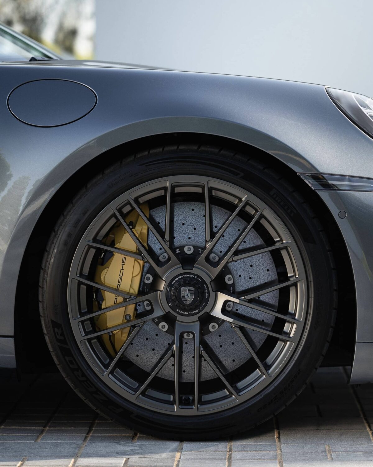 Pirelli P Zero R: el neumático definitivo para el Porsche 911 Turbo S que redefine el rendimiento 3 C98B78FE 5828 41F5 BDB9 E4E05C32381A 1 201 a