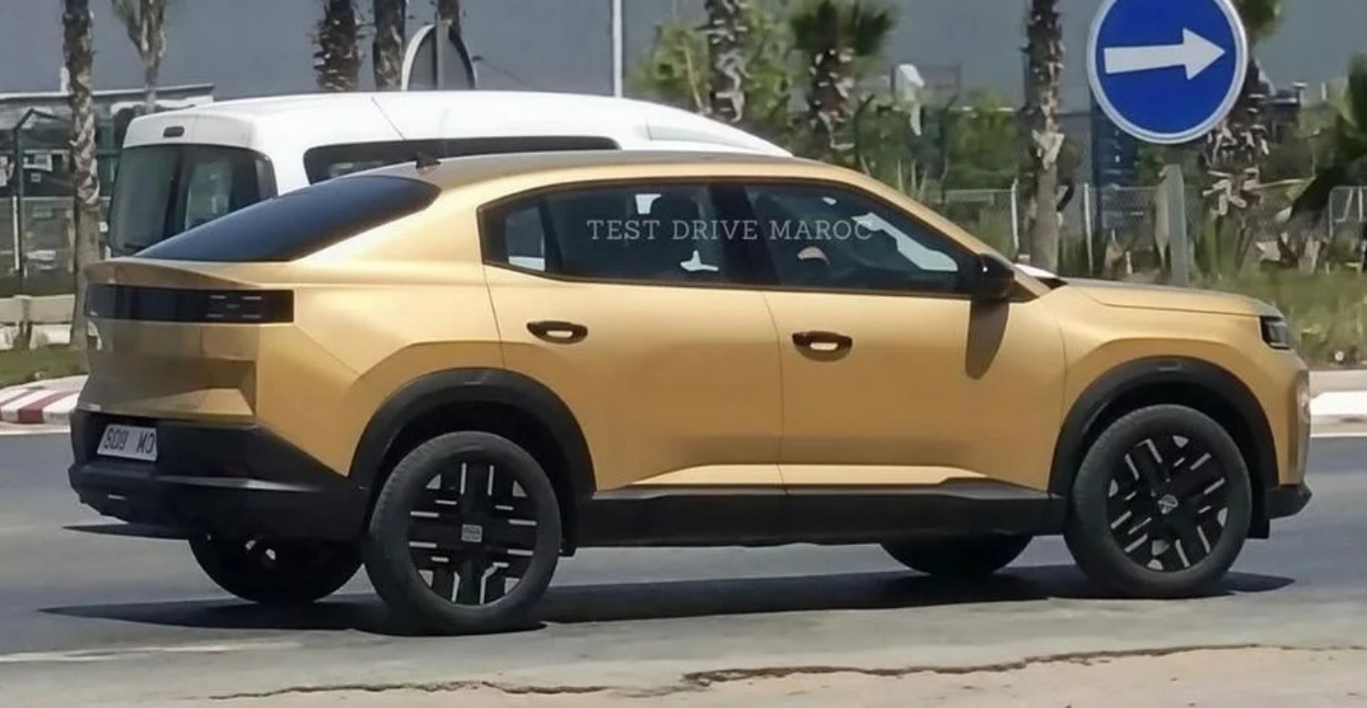 Fiat Fastback 2027 fotos espia 0001