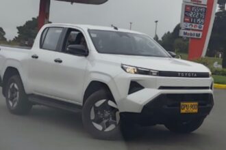 Toyota Hilux BEV electrica Colombia 0001