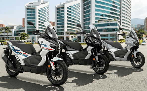 AKT XRS 180: la scooter adventure que quiere dominar las calles en Colombia 1 AKT XRS 180