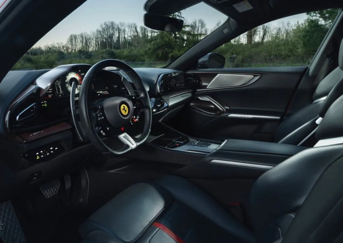 Ferrari Purosangue Handling Speciale 003