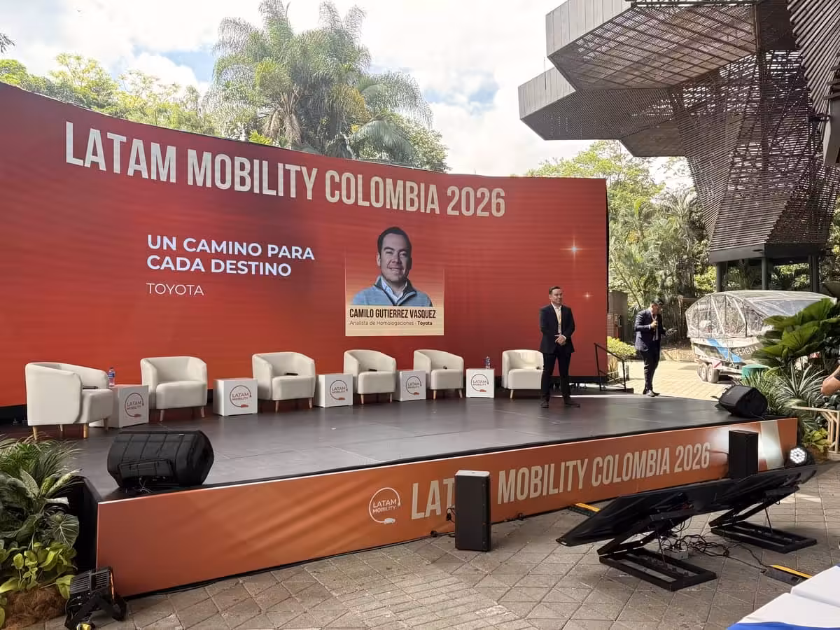 Automotores Toyota Colombia lideró el debate sobre transición energética en LATAM Mobility 2026 2 Fotos LATAM Mobility