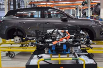 Chevrolet Captiva PHEV 003