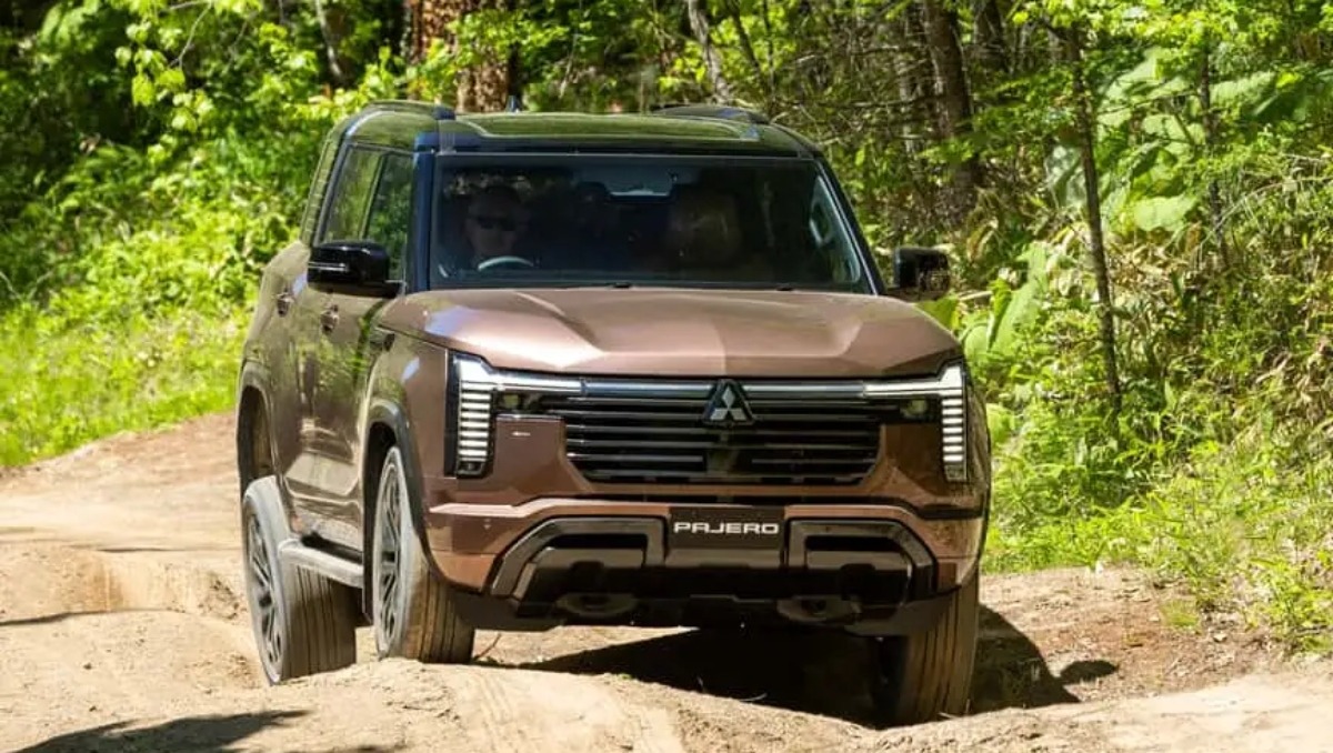 Mitsubishi Montero 2027 0001