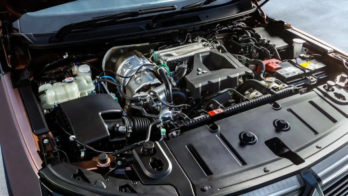 Mitsubishi Montero 2027 0002