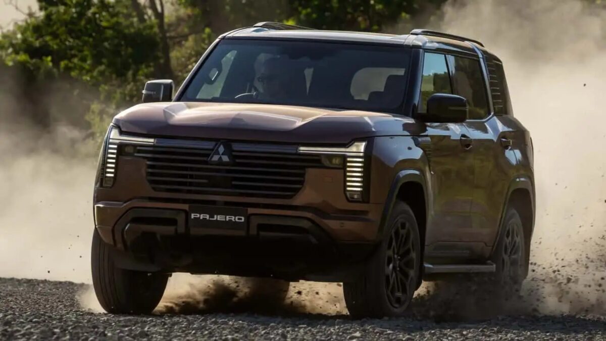 Mitsubishi Montero 2027 0007