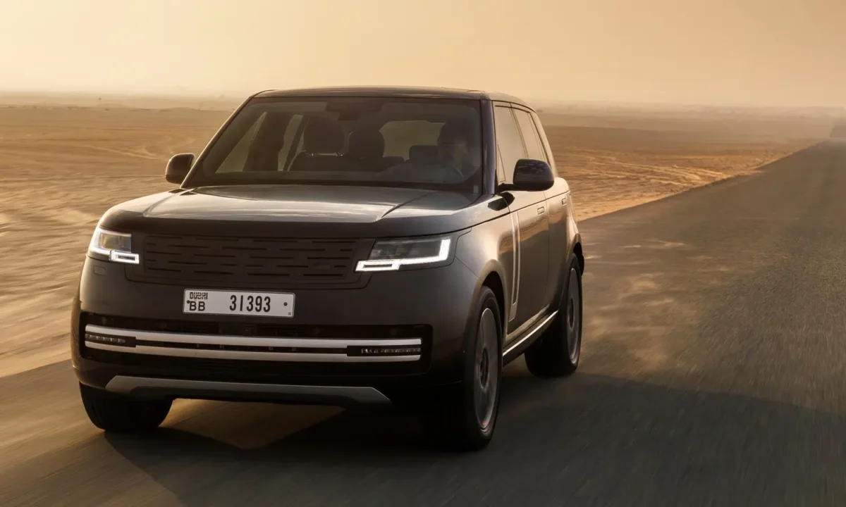 Range Rover Electric: el todoterreno de lujo rompe sus reglas con 550 Caballos y 600 km de autonomía 3 Rover Range Rover Electric 001