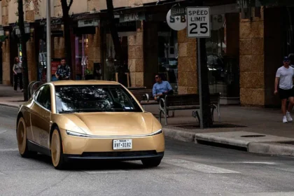 Tesla Cybercab Texas 002