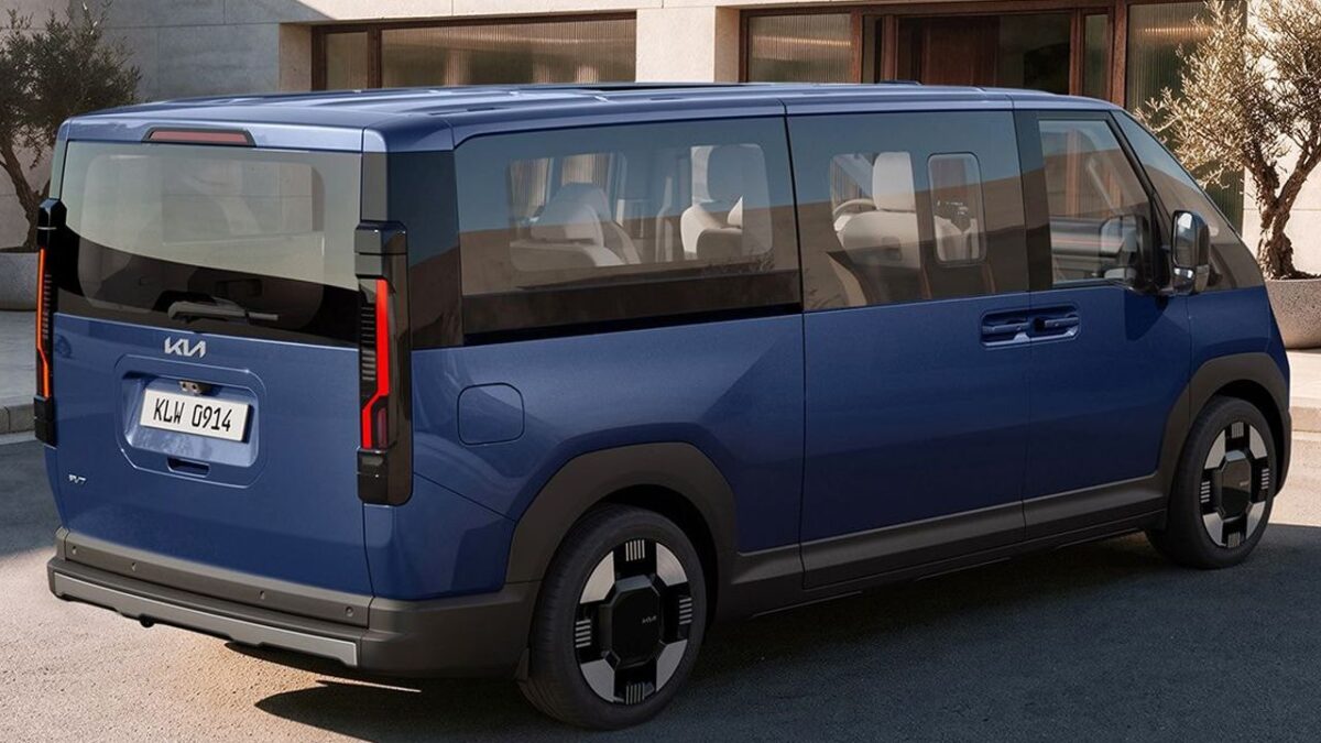 KIA PV7: La nueva van eléctrica que quiere plantar cara al ID.BUZZ 3 kia pv7 2027 0004