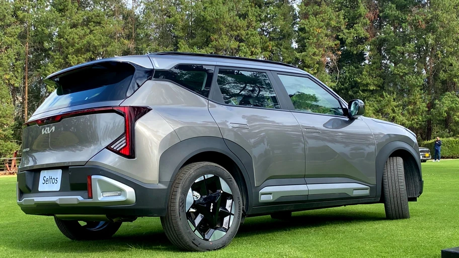 Nuevo Kia Seltos 2027 en Colombia: más espacio, tecnología y seguridad para competir fuerte 3 kia selto 2027 004