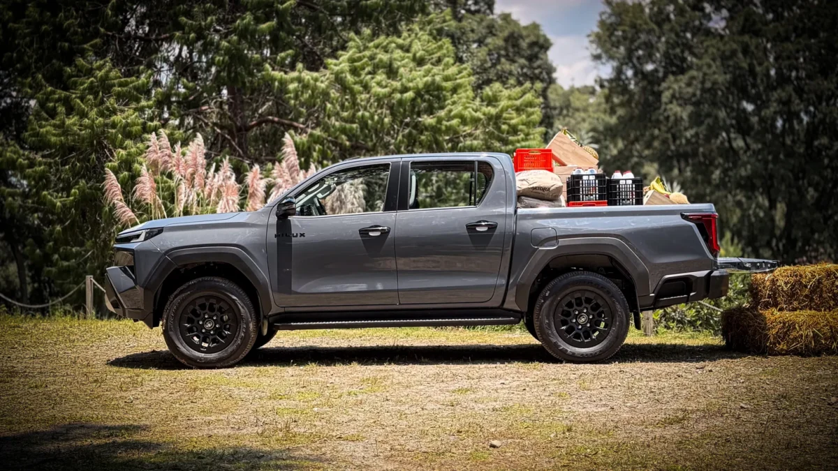 Toyota Hilux 2027 llega a Latinoamérica y cambia las reglas ¿cuando en Colombia? 2 toyota hilux 2027 001