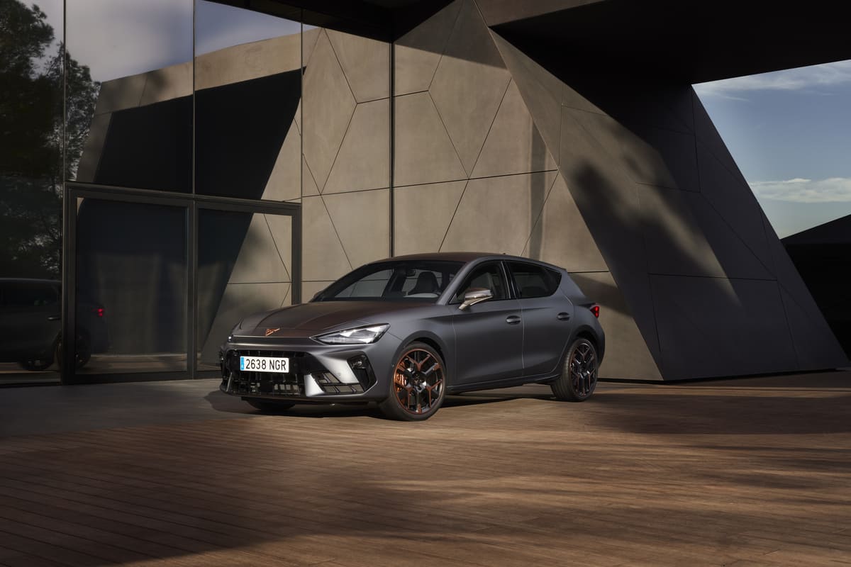 CUPRA León VZ y Terramar PHEV 2026: precios, motores y novedades en Colombia 6 LEON 02 THE1