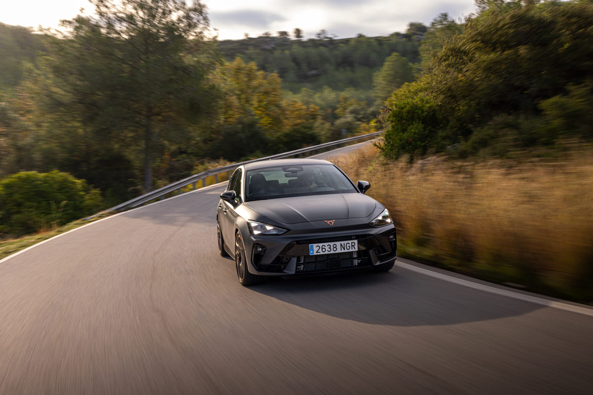 CUPRA León VZ y Terramar PHEV 2026: precios, motores y novedades en Colombia 1 LEON 03 THE1