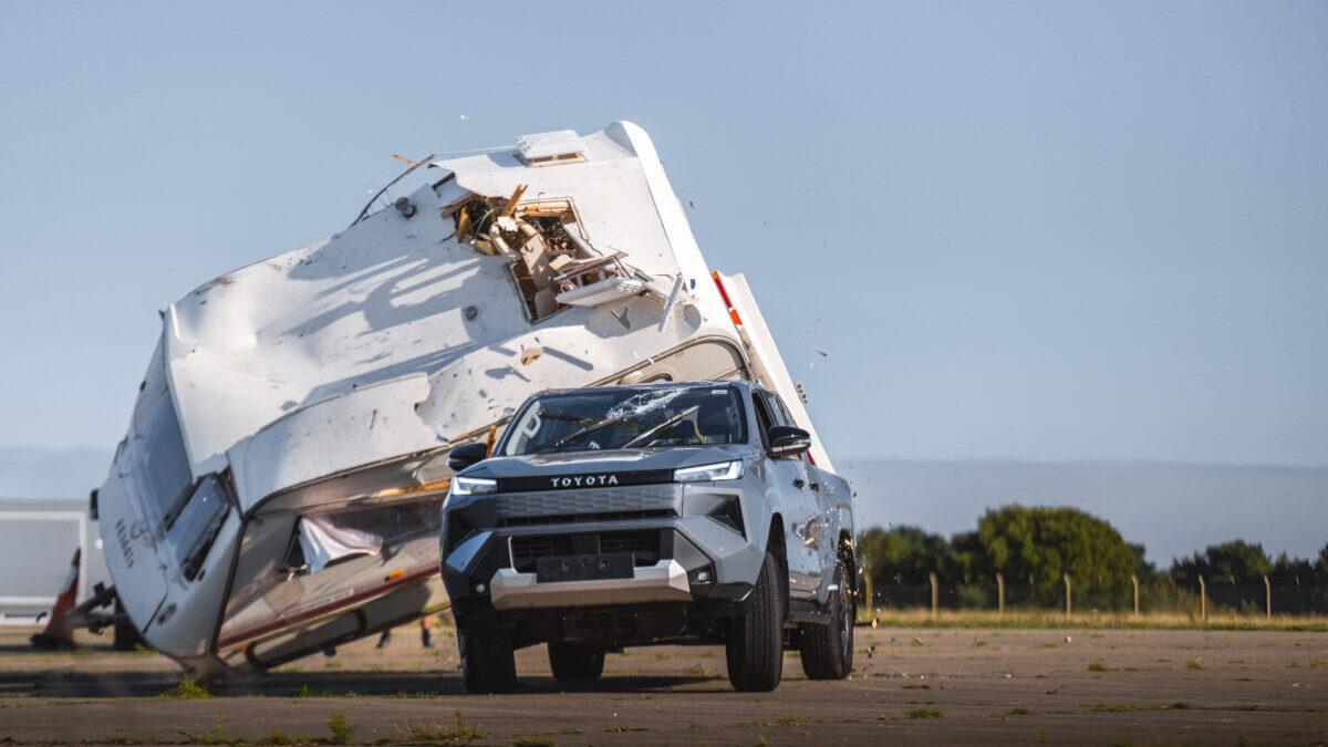 Toyota hilux electrica prueba 001