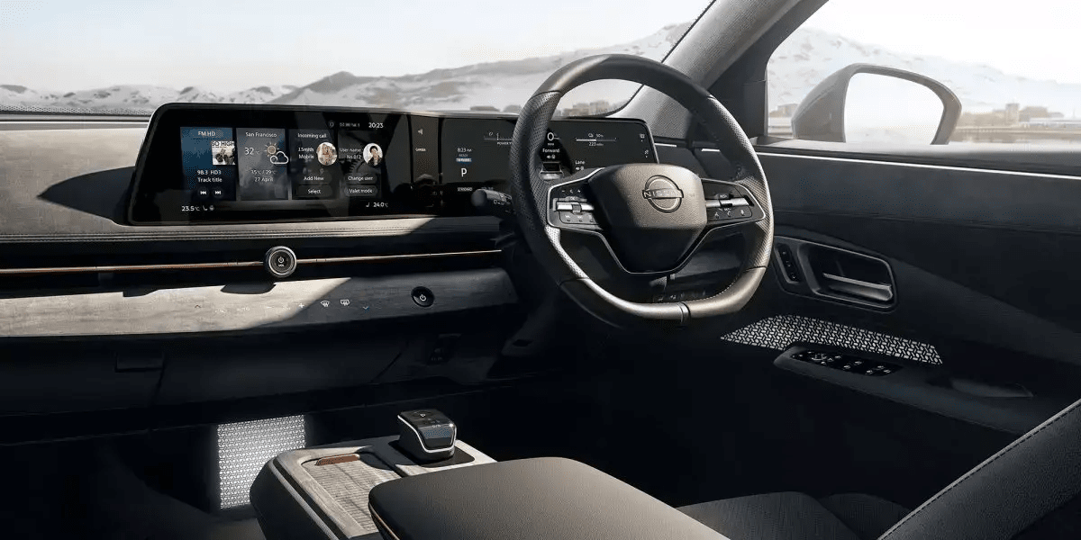 Nissan prepara el futuro de la movilidad: inteligencia artificial, electrificación 1 the interior cockpit of Nissan Ariya
